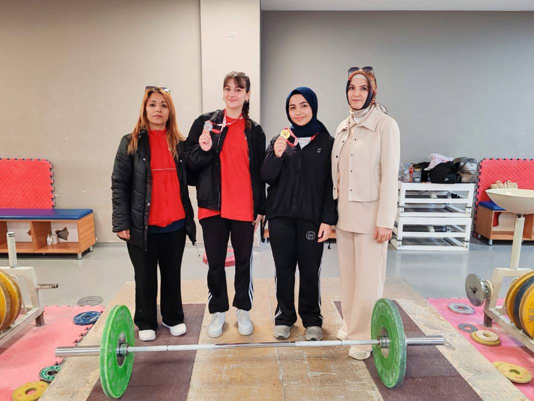 Konya’da sporun parlayan yıldızı Karatay oldu 7